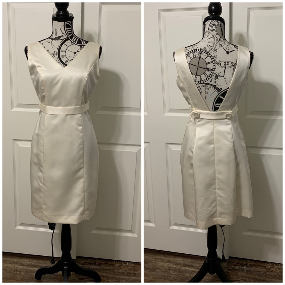 *Vera Wang* White / Light Cream Formal Dress